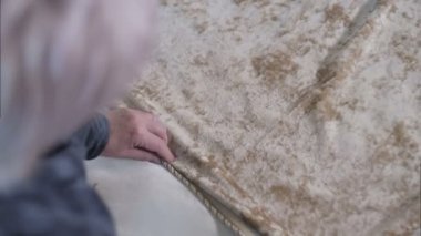 Ofiste çalışan yaratıcı iç tasarımcı