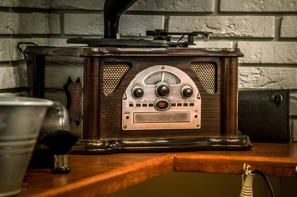 Vintage turntable and radio