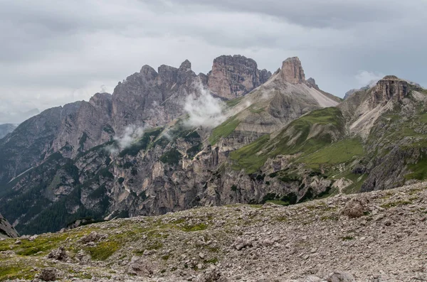 多洛米蒂山阿尔卑斯山，山，夏天意大利 — 图库照片