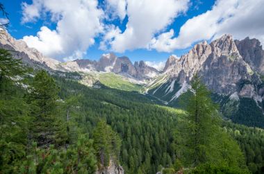 Dolomites - Vago di Fassa, İtalya, Avrupa, Dolomites dağlar havadan görünümü