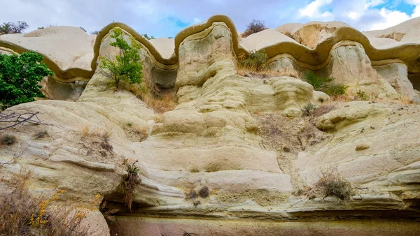 Paisaje de montaña en el valle de Pigeon en Capadocia, Turquía. Formaciones rocosas irreales de Capadocia Imagen De Stock