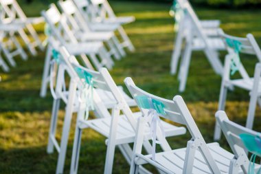 Düğün için sandalye ayarı