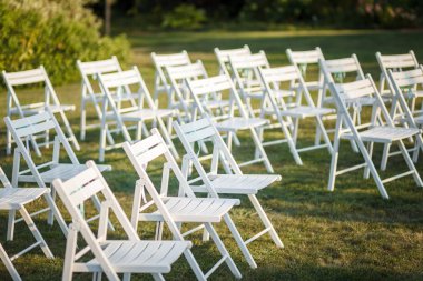 Düğün için sandalye ayarı