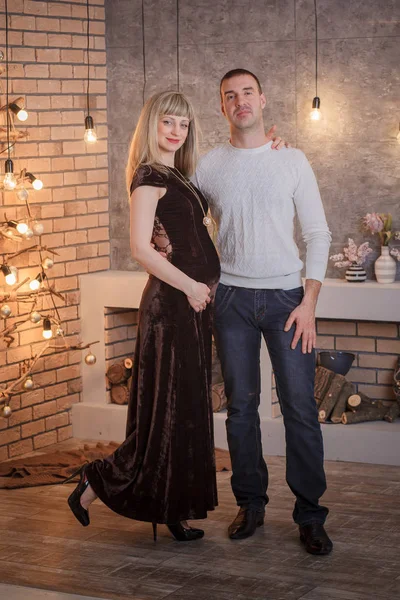 Hamile kadın tanışma yeni yıl — Stok fotoğraf