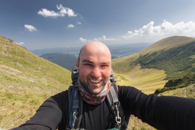 Trekking iken bir selfie yaptırmayı uzun yürüyüşe çıkan kimse