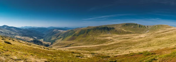 Dağ manzarası güzel günüdür