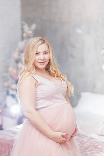 Mujer Embarazada Vestido Rosa —  Fotos de Stock