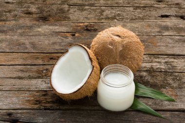 Yarım ve Hindistan cevizi ile tüm rustik ahşap masa b yağ Hindistan cevizi