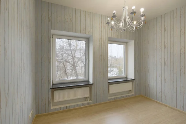Rússia, região de Moscou, um novo interior vazio em casa de campo de luxo — Fotografia de Stock