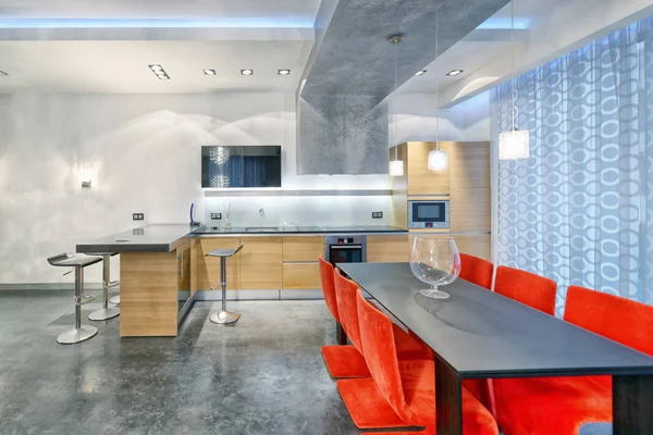 Projektowanie wnętrz kuchnia - pokój dzienny w nowy Apartament — Zdjęcie stockowe