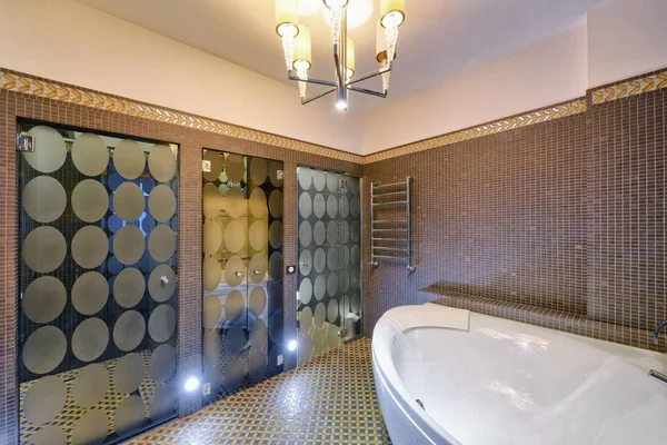 Интерьер ванной комнаты — стоковое фото