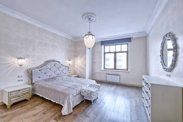 Interno moderno di una camera da letto nella nuova casa — Foto Stock