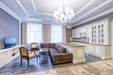 Gri ve beyaz tonlarda lüks bir daire içinde beyaz mutfak modern tasarım iç odası.