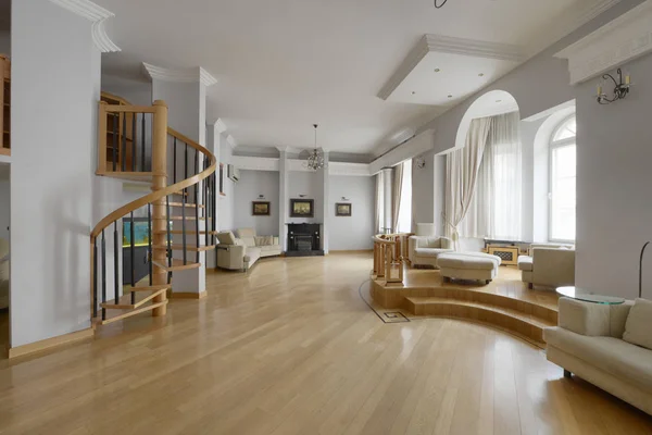 Interiören Vardagsrummet Klassisk Stil Ett Modernt Hus — Stockfoto