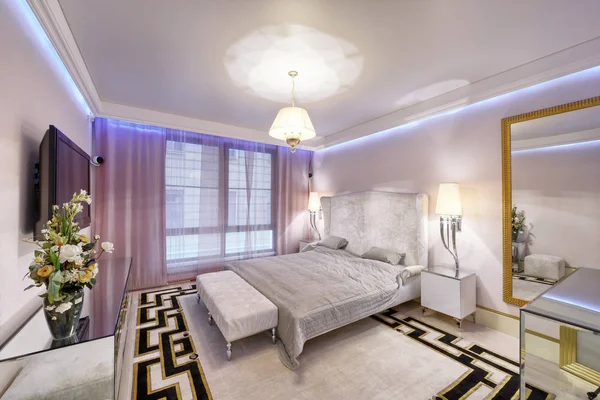 俄罗斯 莫斯科地区的一座新的豪华房子卧室内政 — 图库照片