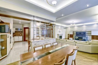 Modern ev klasik tarzda oturma odasında iç.