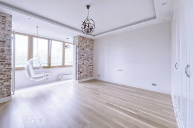 Boş evin iç yenilenmiştir.