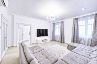 Beyaz modern bir dairede iç.