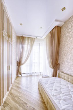 Yeni evinde bir yatak odası, modern iç.