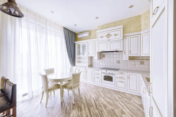 Przestronny Apartament Kuchnią Nowoczesny Design Biały — Zdjęcie stockowe