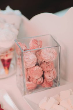 cam vazoda beze tatlılar