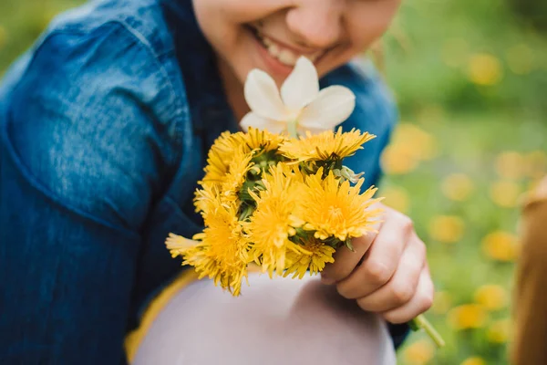 Dandelions Hand Laughing Girl Flower Background Spring — Stock Photo, Image