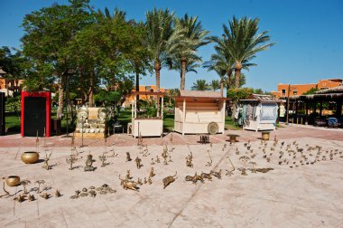 Hurghada, Mısır -20 Ağustos 2016: Altın metal figürleri 