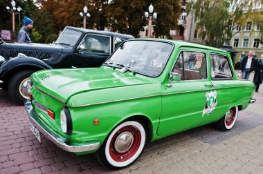 Tarnopol, Ukrayna - 09 Ekim 2016: Klasik retro araba yeşil Za
