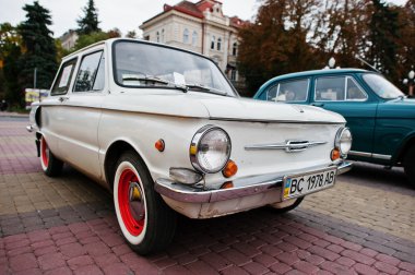 Tarnopol, Ukrayna - 09 Ekim 2016: Za Beyaz Nostalji retro araba