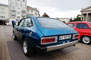 Tarnopol, Ukrayna - 09 Ekim 2016: Klasik retro araba Corolla 