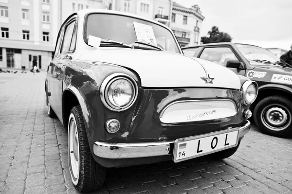 Tarnopol, Ukraine - October 09, 2016: Classic retro car dual col — Stock Photo, Image