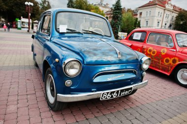 Tarnopol, Ukrayna - 09 Ekim 2016: Klasik retro araba Zaz Zapo