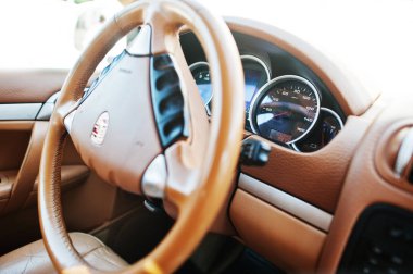 Hai, Ukrayna - 20 Ekim 2016: Porsche Cayenne steeering tekerlek