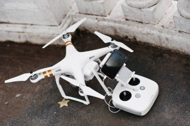 Hai, Ukrayna - 20 Ekim 2016: İle DJI indeks işlem Phantom IV Pro dron quadco