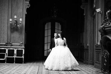 Kraliyet düğünü çift palac adlı büyük taş şömine arka plan