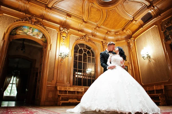 Harika düğün kapalı zengin Kraliyet Oda klasik woode ile