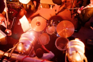 Mevsimlik fotoğraf müzik grup sahne alanı'nda, yukarıdan görüntülemek.