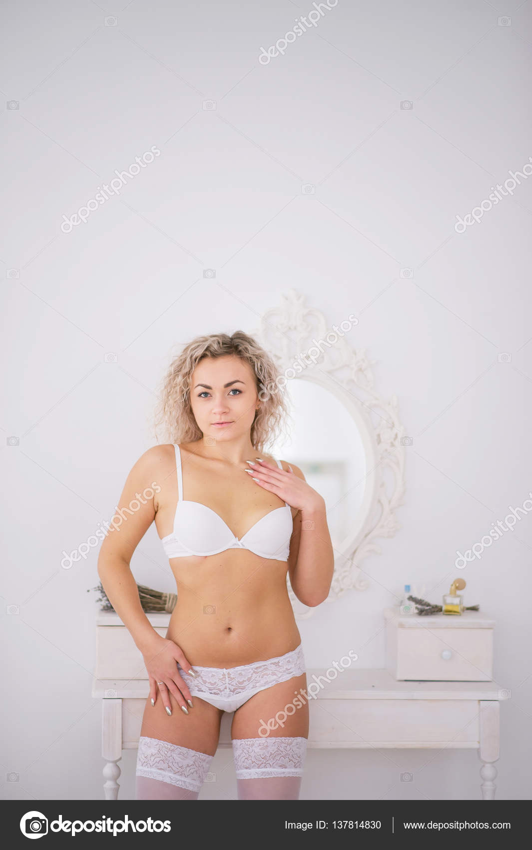 chica ropa interior blanca