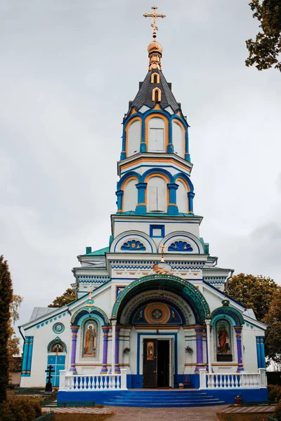 Heilige tempel Ylynskyy kerk bij de ingang naar de stad in Tsjernobyl — Stockfoto