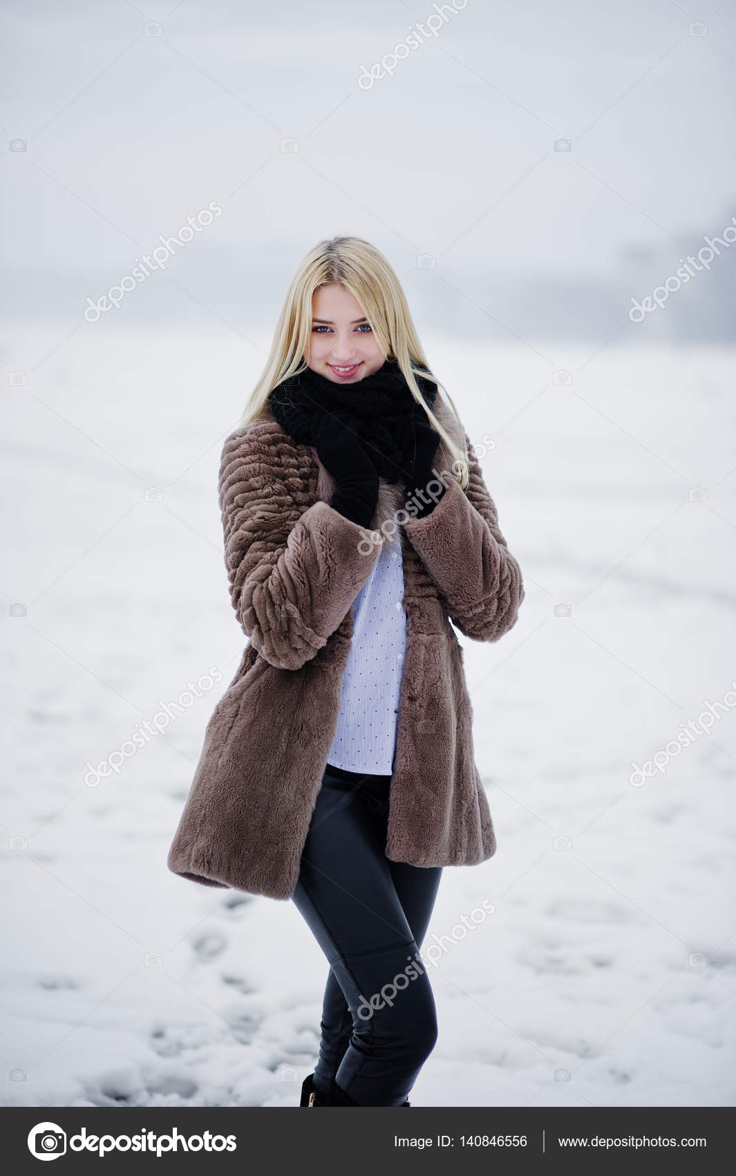 Девушка пальто меха Девушка пальто меха