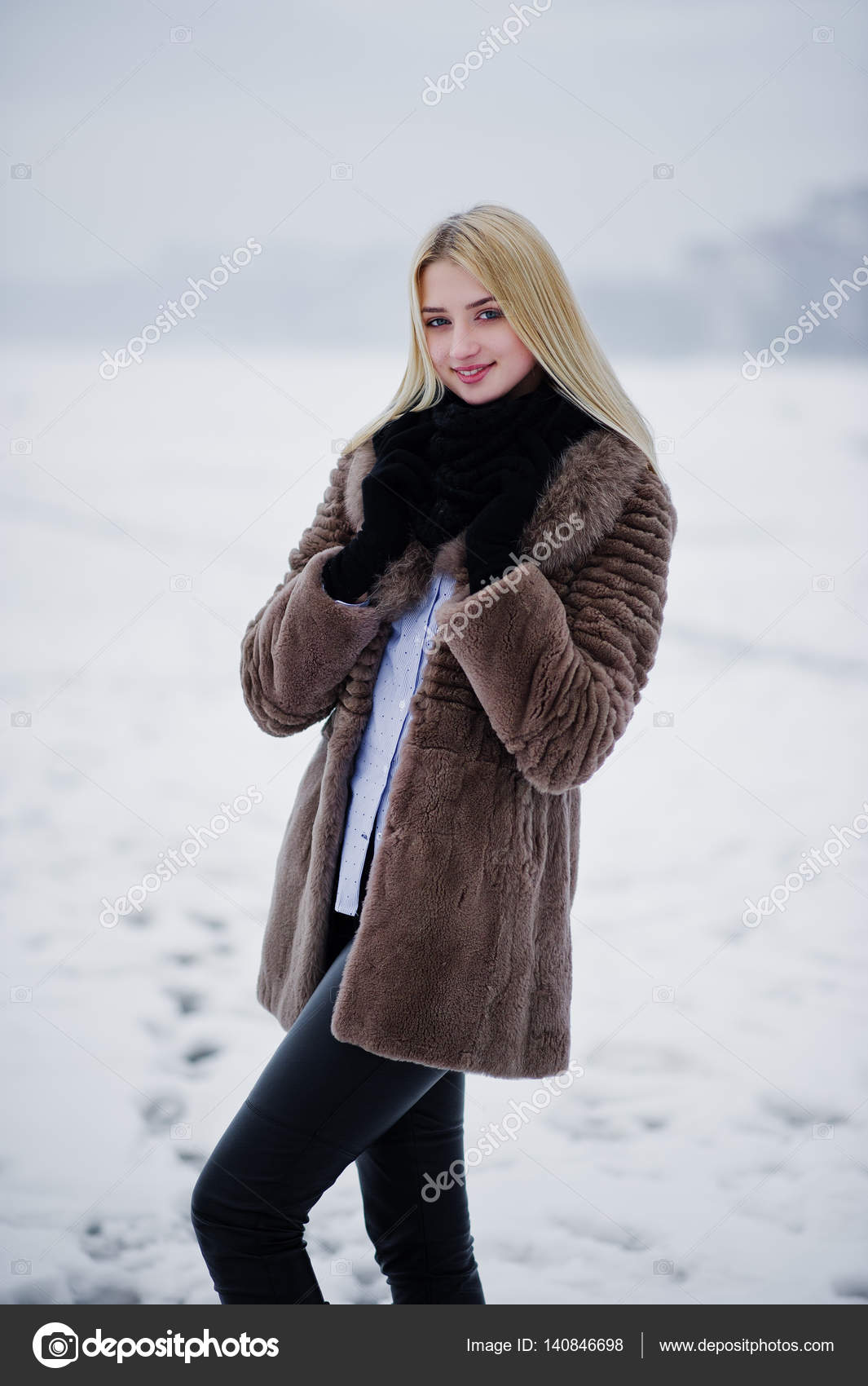 Девушка пальто меха Девушка пальто меха