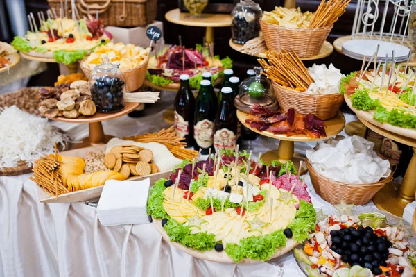 Chips with different beer on wedding reception. — Stock Photo, Image