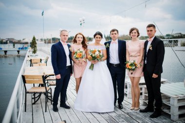 Nedime ve en iyi ile düğün çift pier b üzerinde kalmak mans