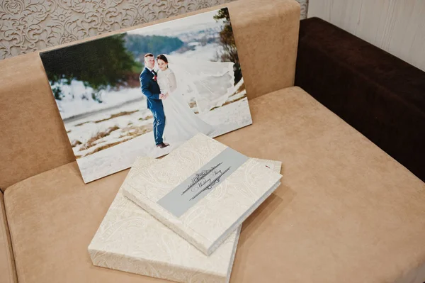 Elegant wedding album and photo book from beige material with la — Stock Photo, Image