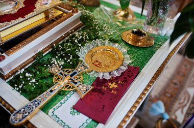 Alyans kilisede ile discus.