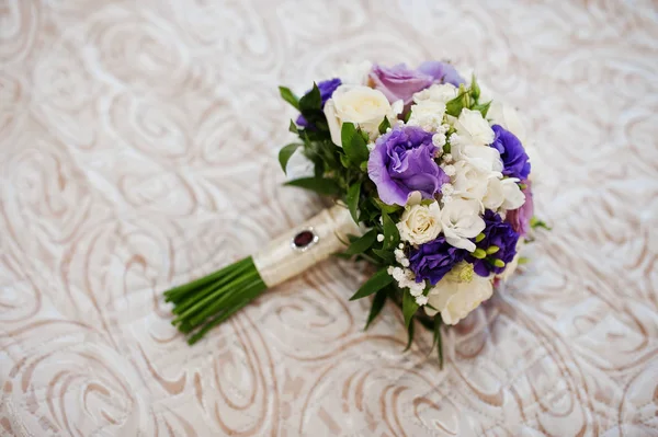 Brides luxury wedding bouquet on texture background. — Stock Photo, Image