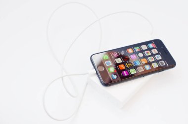 Hai, Ukrayna - 28 Şubat 2017: Apple Iphone 7 X kullanılıyorsa