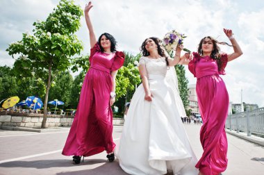 Yürüyüş ve gül d having oyunculuk ile büyüleyici nedime gelin