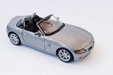 Hai, Ukrayna - 1 Şubat 2017: Mini siyah oyuncak araba Bmw Z4 kopyasını 