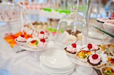 Farklı tatlılar ve düğün Resepsiyon tabl catering, Top kek